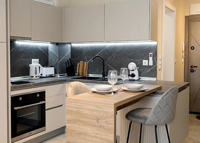 Stylish With Balcony - Bella Vita, By Flat Mаnаger *